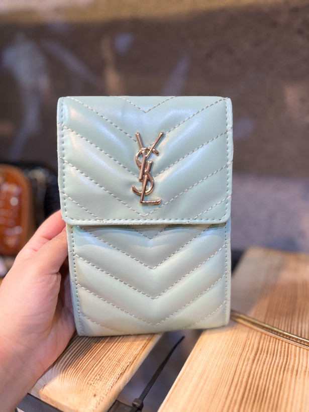 پاسپورتی YSL با زنجیر طلایی (ابعاد۱۲*۱۸)